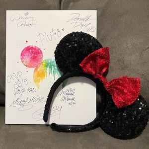 Disney Parks Minnie Mouse ears with red bow